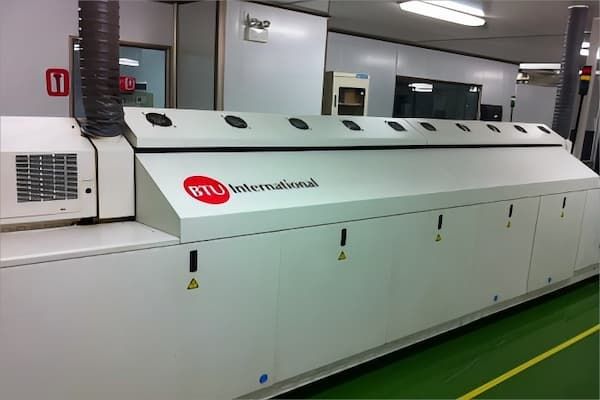 Ten-zone lead-free reflow oven.jpg